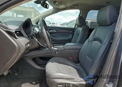 2018 Buick Enclave Essence z USA, uszkodzony, nr VIN 5GAERBKW4JJ212874